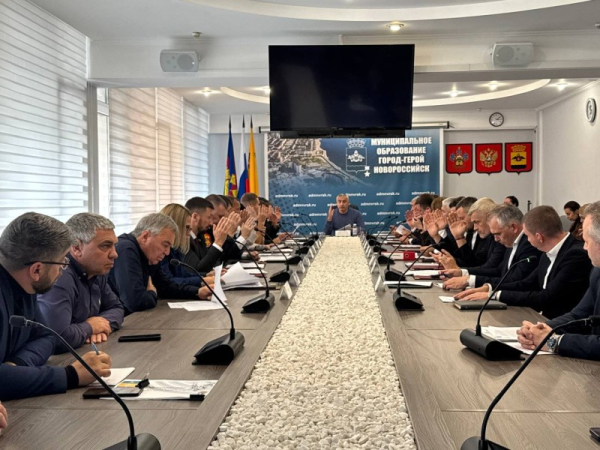 Первое заседание комитета по ЖКХ: Подготовка к отопительному сезону и дорожные планы до 2026 года Первое заседание комитета по ЖКХ: Подготовка к отопительному сезону и дорожные планы до 2026 года